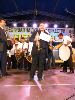 Дувачкиот оркестар Уска Кан од Берово, е победникот на овогодинешното 3-то издание на Фестивалот на дувачки оркестри Пехчево 2013.