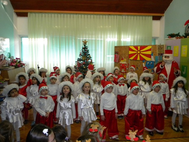 Во пресрет на новогодишните празници најмладите во оваа установа, денес на нивната прослава ги посети градоначалникот  на општина Пехчево, Игор Поповски.
