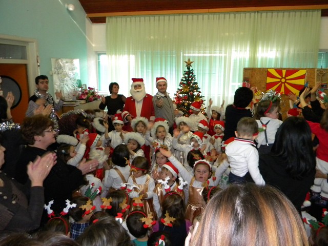 Во пресрет на новогодишните празници најмладите во оваа установа, денес на нивната прослава ги посети градоначалникот  на општина Пехчево, Игор Поповски.