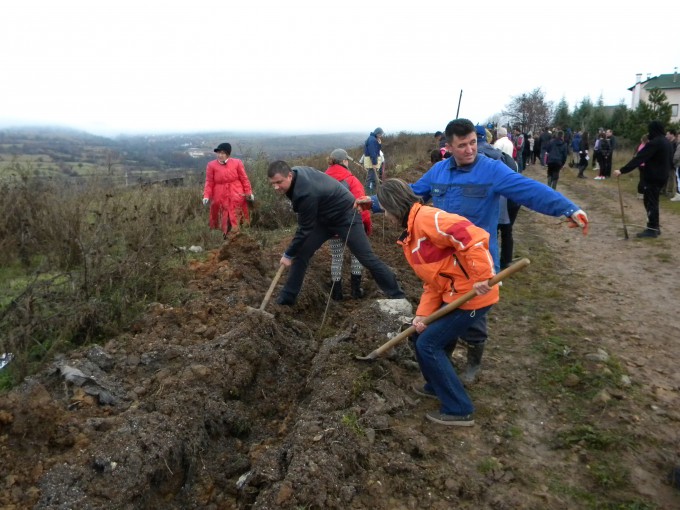 Пехчево и годинава се приклучува кон акцијата Ден на дрвото- засади ја својата иднина. Првите неколку дрвца беа засадени пред два дена и тоа на повече локации низ општината. 