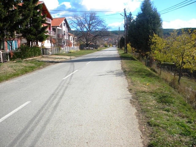 Општина Пехчево денес започна со изградба на тротоар на улицата „Јулија Веселинска“ или поранешна „Истра“.