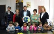 По повод Светската недела на детето, дечињата од градинката во посета на градоначалникот