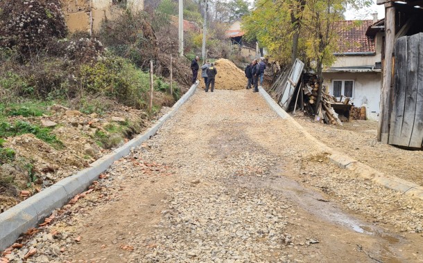 Во село Црник во тек е изградбата на улицата бр.4 која води до муслиманските гробишта