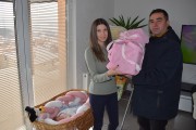Градоначалникот Китански во посета на првороденото бебе во Пехчево